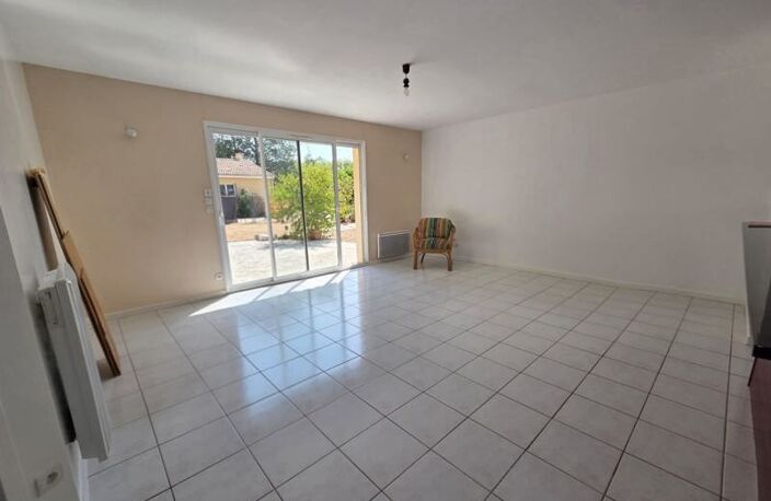 Vente maison 4 pièces 78 m² Saint-Seurin-sur-l'Isle (33660) — photo 2