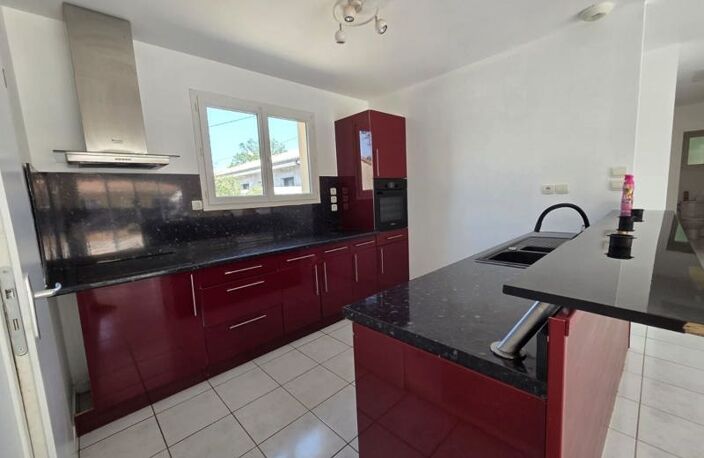 Vente maison 4 pièces 78 m² Saint-Seurin-sur-l'Isle (33660) — photo 4