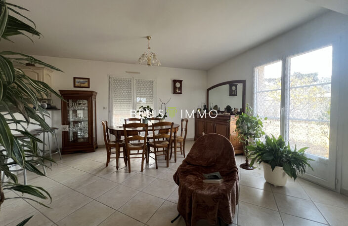 Belle maison familiale, grand terrain et dépendances — photo 3