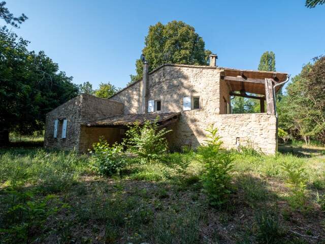 Pays de Forcalquier. Rare maison en pierres 4 pièces sur 4500 m2 — photo du bien