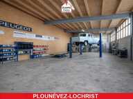 FINISTERE - Plounévez-Lochrist (29430) -  VENDRE - LOCAL DE 370 M2 AVEC BUREAU ET ESPACE DE VENTE  - EMPLACEMENT STRATÉGIQUE - POSSIBILITE ACTIVITE GARAGE OU AUTRES - STATIONNEMENT — photo 4