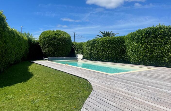 Maison avec jardin et piscine — photo 2
