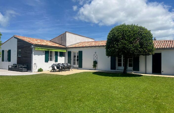 Maison avec jardin et piscine — photo 3