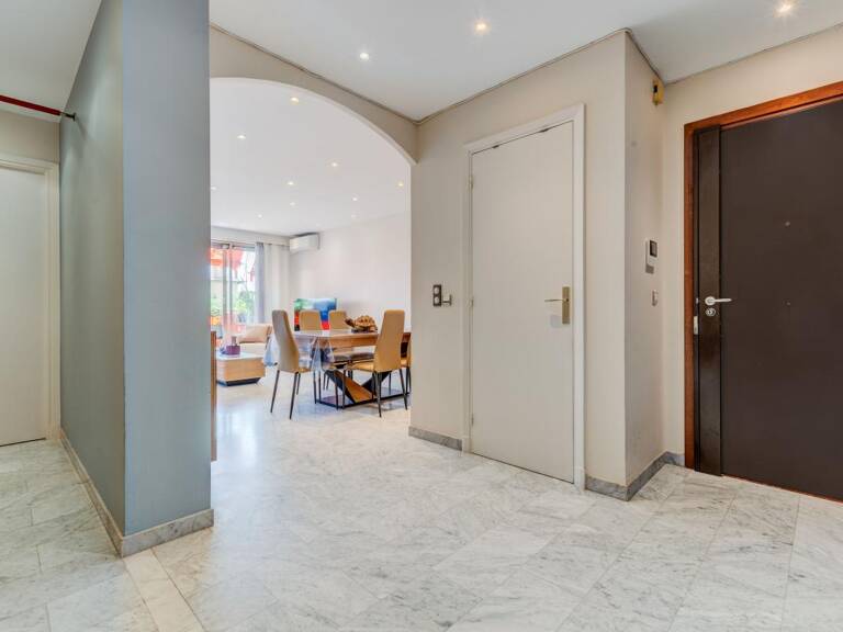 Appartement À Vendre — photo 1