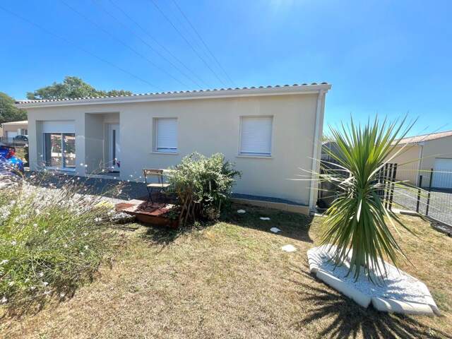 Maison 100 m² - Saintes — photo du bien
