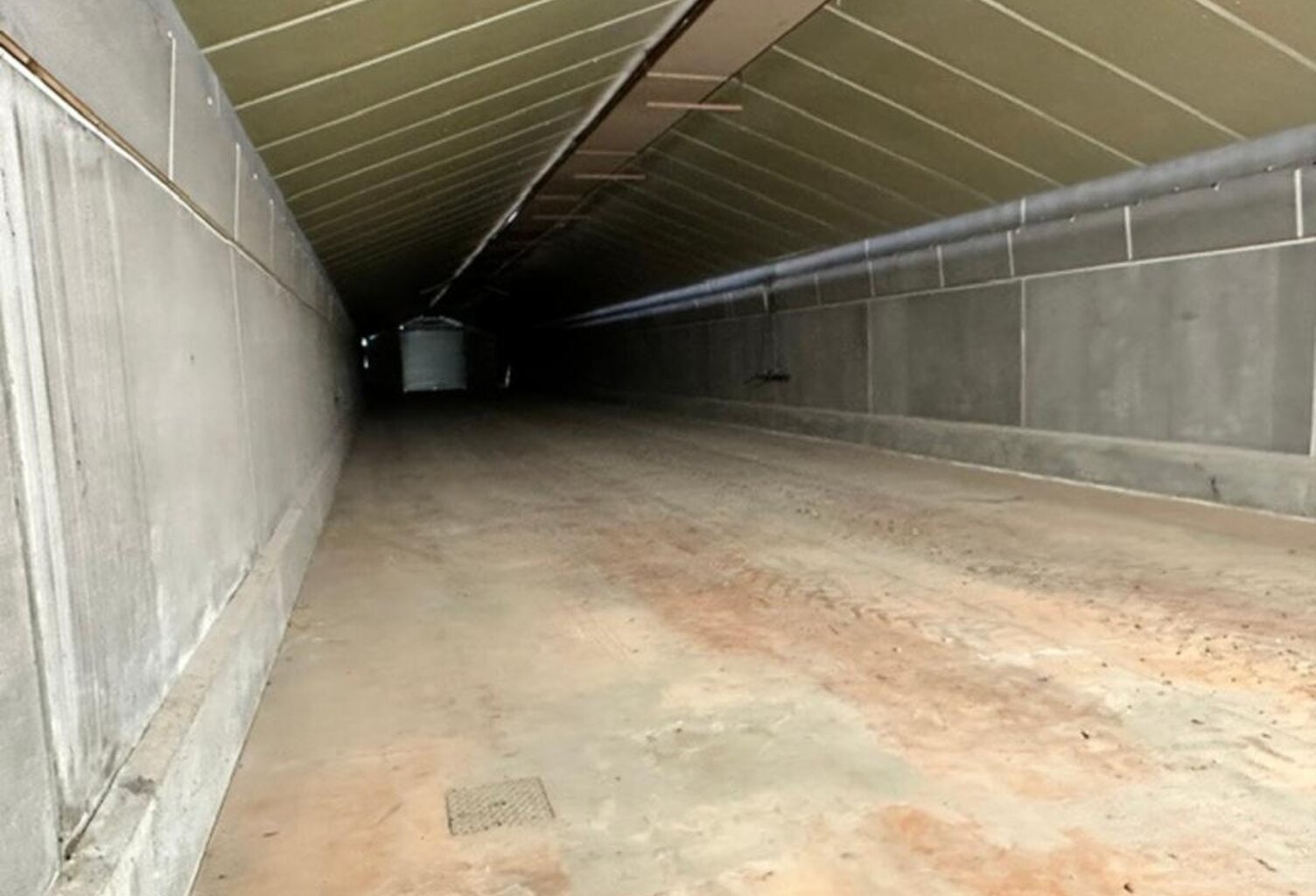 Dépôt de 500 m² – Zone d’activité de Nersac  ️ — photo 1