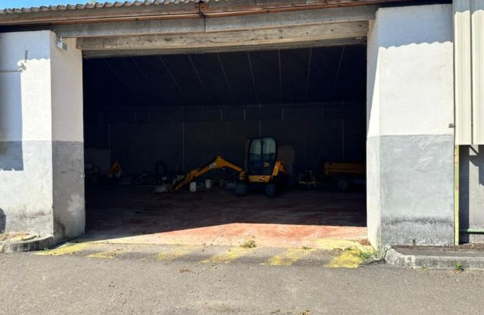 Dépôt de 500 m² – Zone d’activité de Nersac  ️ — photo 2