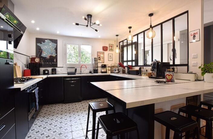 Villa familiale au cœur d'un environnement privilégié !!! SOUS OFFRE D'ACHAT ACEPTÉE !!! — photo 5