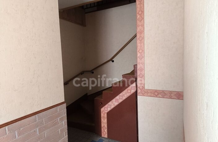 Ensemble immobilier VILLERS AUX BOIS (51130) — photo 5