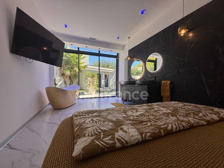GRAU D'AGDE, VILLA CONTEMPORAINE P7 AVEC DOUBLE GARAGE, PRESTATIONS LUXUEUSES PROCHE MER, SECTEUR CALME — photo 1