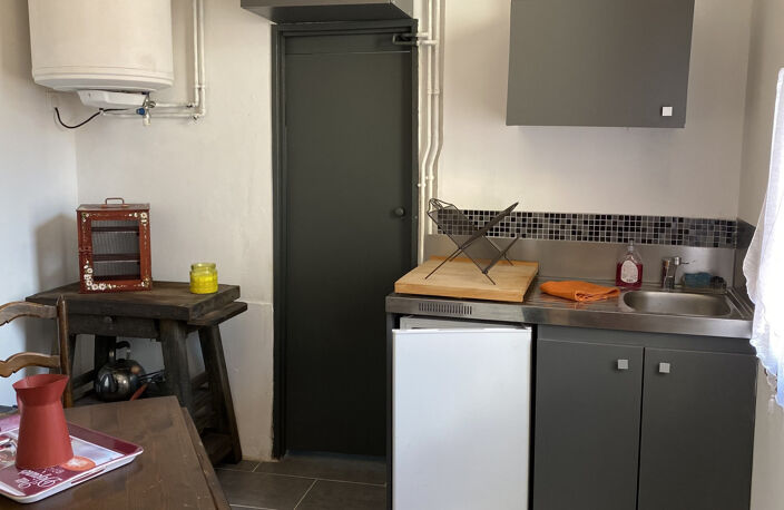 Maison de plain-pied - 1 chambre - jardin à vendre CHATEL GERARD (89) — photo 2