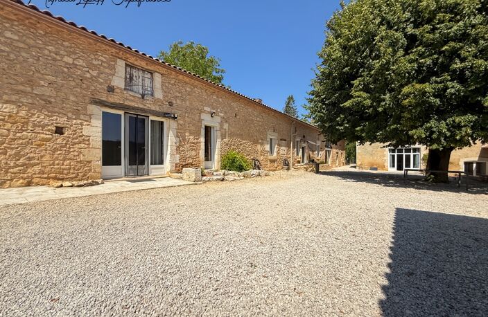 Aux portes de Périgueux – Authentique longère en pierre du XIXᵉ siècle 210 M²- T7 – DPE B – Terrain clos de 1,14 hectare-dépendance 130 M²-garages-SARLIAC-SUR-L'ISLE — photo 4