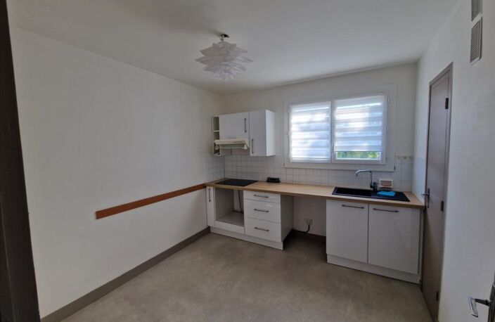 T2 - 50m² - Balcon et garage - CHAUFFAGE INCLUS — photo 3