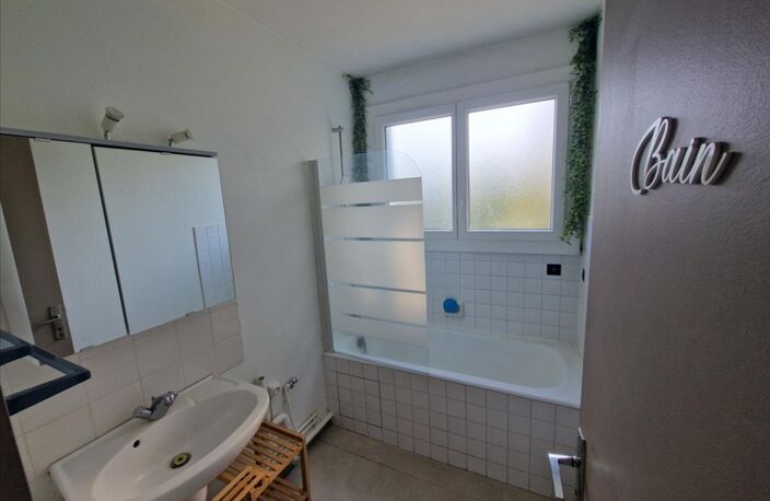 T2 - 50m² - Balcon et garage - CHAUFFAGE INCLUS — photo 4