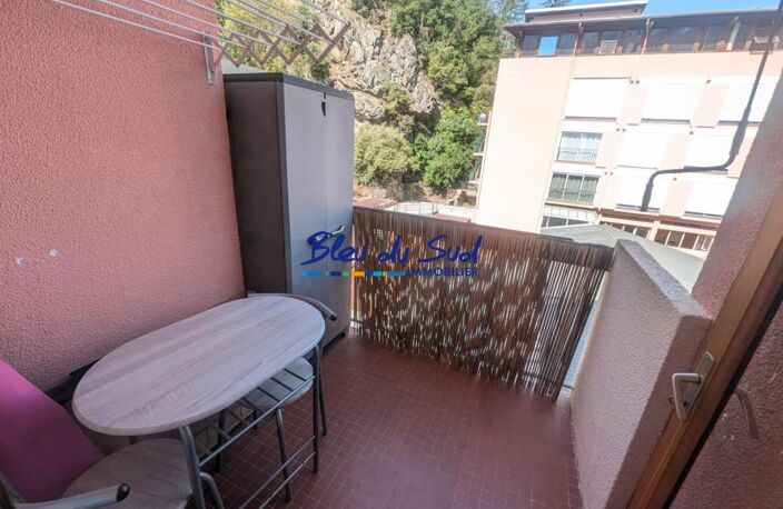 Studio rénové avec balcon — photo 2