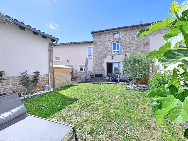 Maison avec cachet à vendre Mâcon Sud - rénovation récentes - 3 chambres - jardin et stationnement — photo du bien