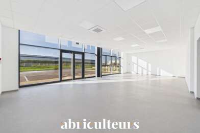Local industriel  1124940 €