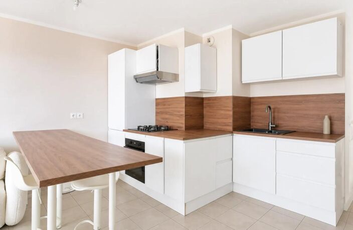 T2 de 43 m² + TERRASSE — photo 3