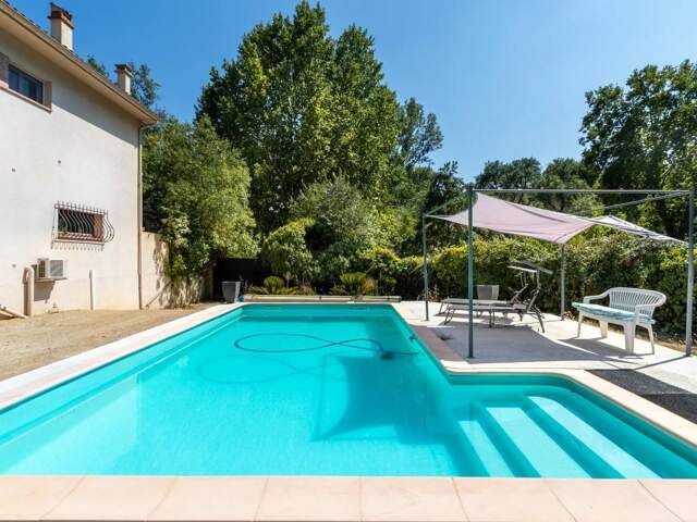 CARCÈS – VILLA FAMILIALE RÉNOVÉE AVEC PISCINE — photo du bien