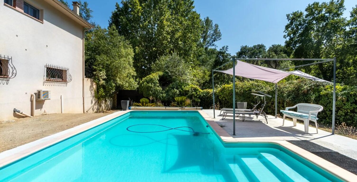 CARCÈS – VILLA FAMILIALE RÉNOVÉE AVEC PISCINE — photo 1