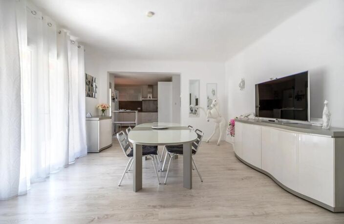 CARCÈS – VILLA FAMILIALE RÉNOVÉE AVEC PISCINE — photo 4