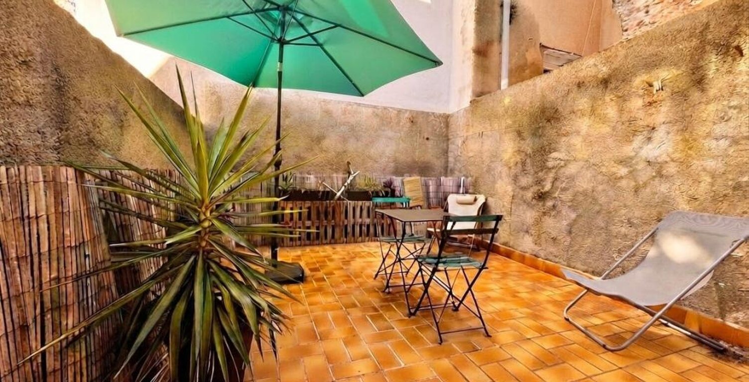 Appartement À Vendre - T2 31m2 + cour de 16m2 — photo 1
