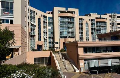 Appartement T2 À Vendre, résidence avec piscine — photo du bien