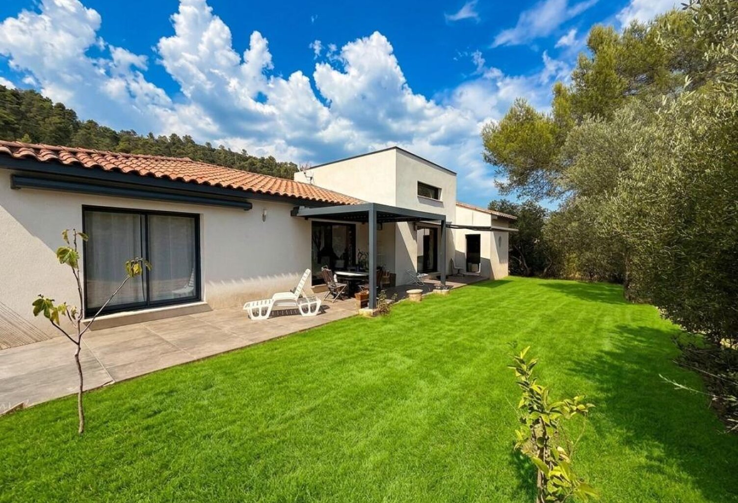 Villa Contemporaine À Vendre — photo 1