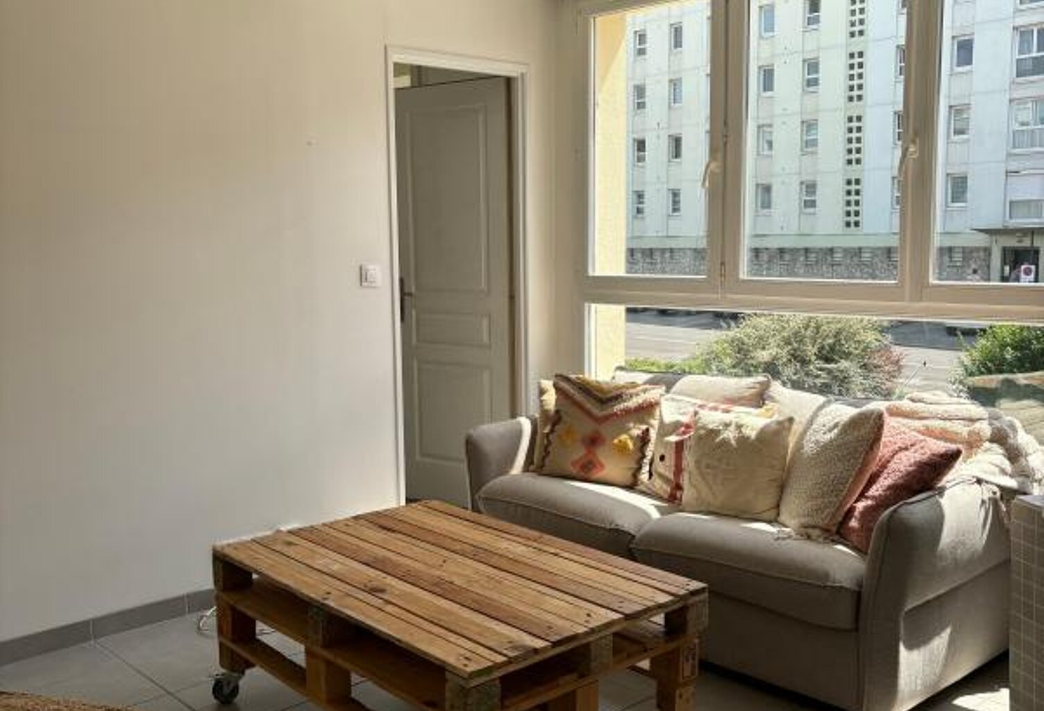 Appartement À Louer — photo 1
