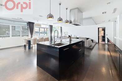 Appartement 3 pièces 2700 €