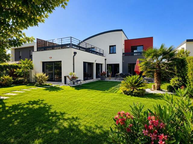 Maison contemporaine d'exception avec piscine couverte à Cholet — photo du bien