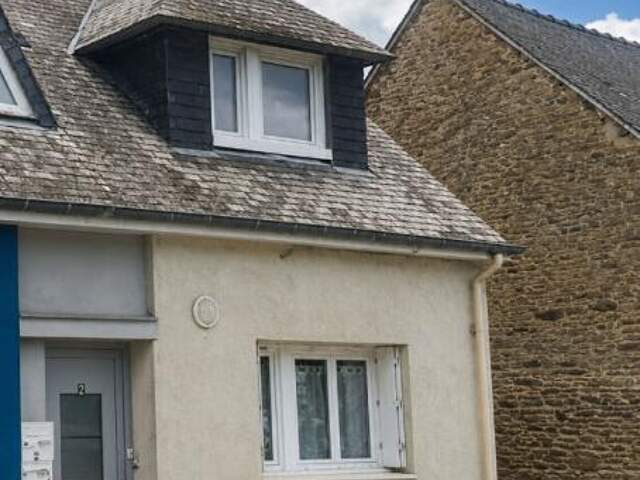 Ensemble immobilier loué : maison de 91m2, plus commerce à PLESLIN TRIGAVOU, le tout d'une surface de 140m2 — photo du bien