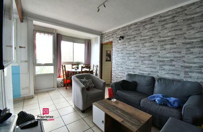 SAINT-PRIEST (69800) ? T2 lumineux avec PARKING PRIVATIF + CAVE — photo 2
