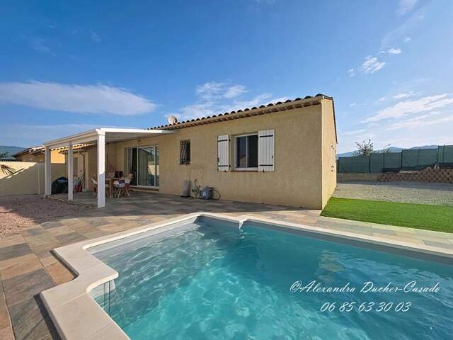 EXCLUSIVITÉ - MAISON DE PLAIN-PIED AVEC PISCINE ET GARAGE — photo du bien