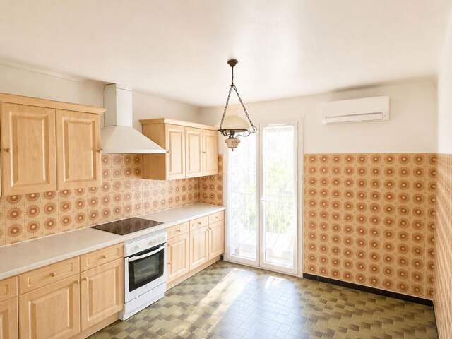 LE MUY - Appartement T3 avec balcon - 2 chambres - 65m² — photo du bien