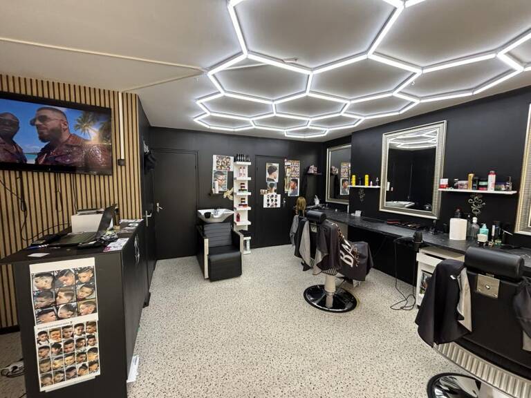 Bien Commercial À Vendre — photo 1