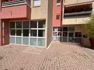 Bien Commercial À Vendre — photo 2