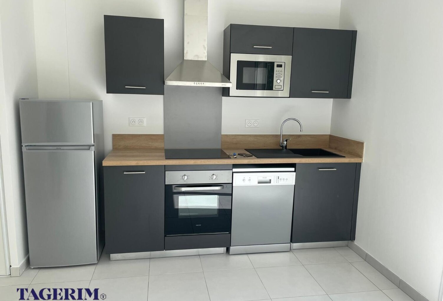Location appartement 3 pièces 71 m² à Melun (77000) — photo 1