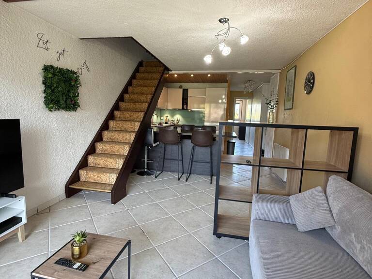 Triplex, environnement très calme, à 5 minutes de toutes les commodités — photo 1