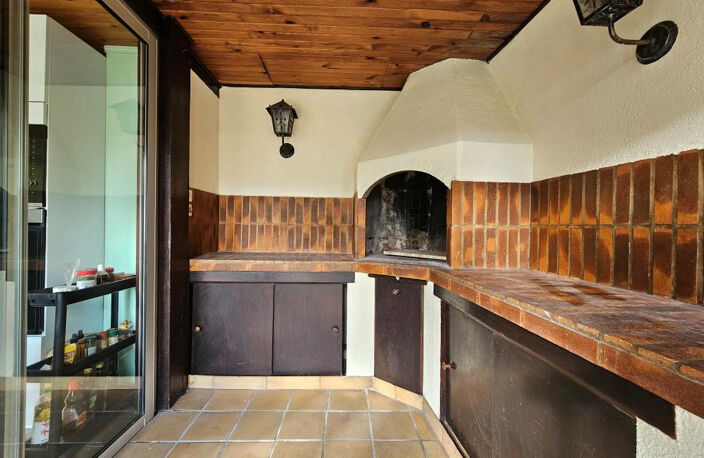 SAINT YZAN DE SOUDIAC MAISON DE VILLE 2 chambres 103M2 AVEC — photo 5