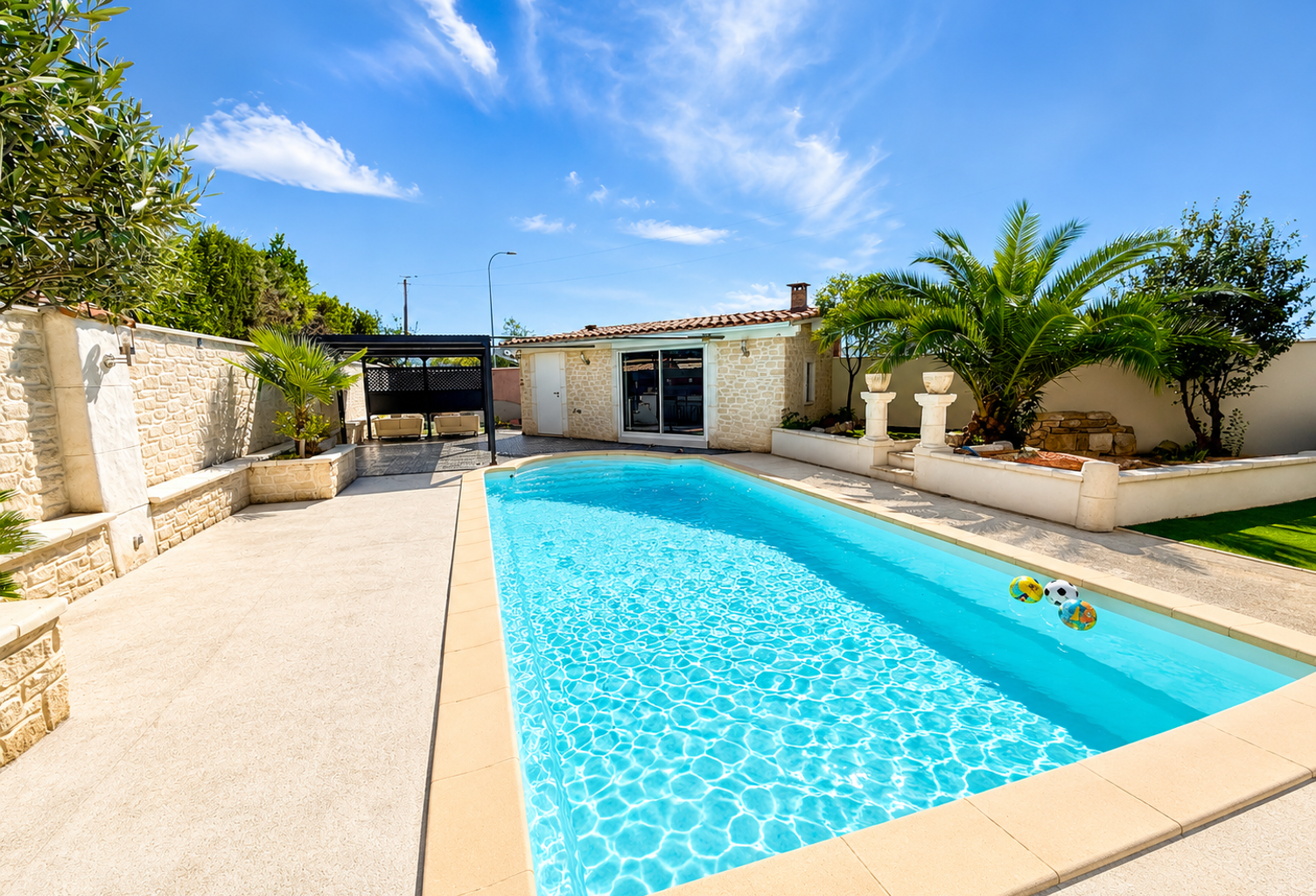 MARIGNANE   Une maison avec beaucoup de potentiel et confort — photo 1