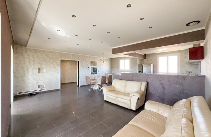MARIGNANE   Une maison avec beaucoup de potentiel et confort — photo 5