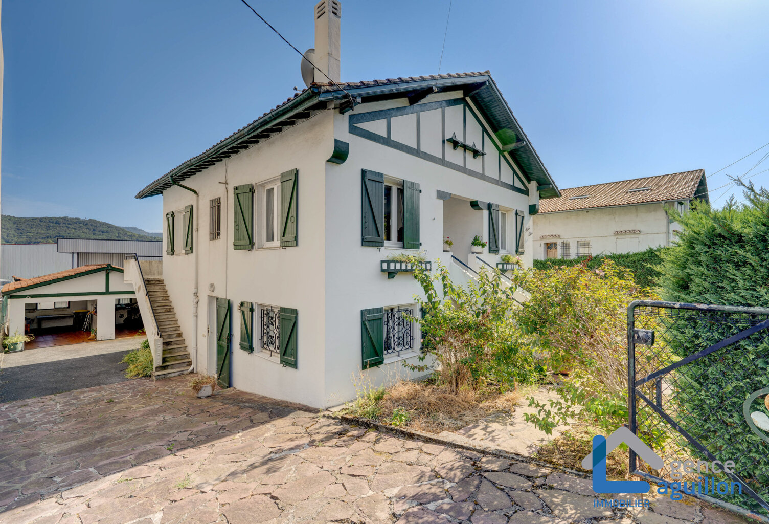 HENDAYE  BELLE MAISON  de 151 m2 AVEC FORT POTENTIEL — photo 1