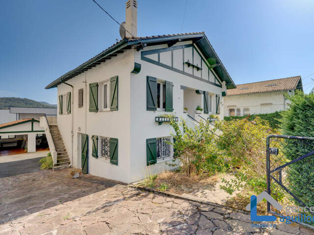 HENDAYE  BELLE MAISON  de 151 m2 AVEC FORT POTENTIEL — photo du bien