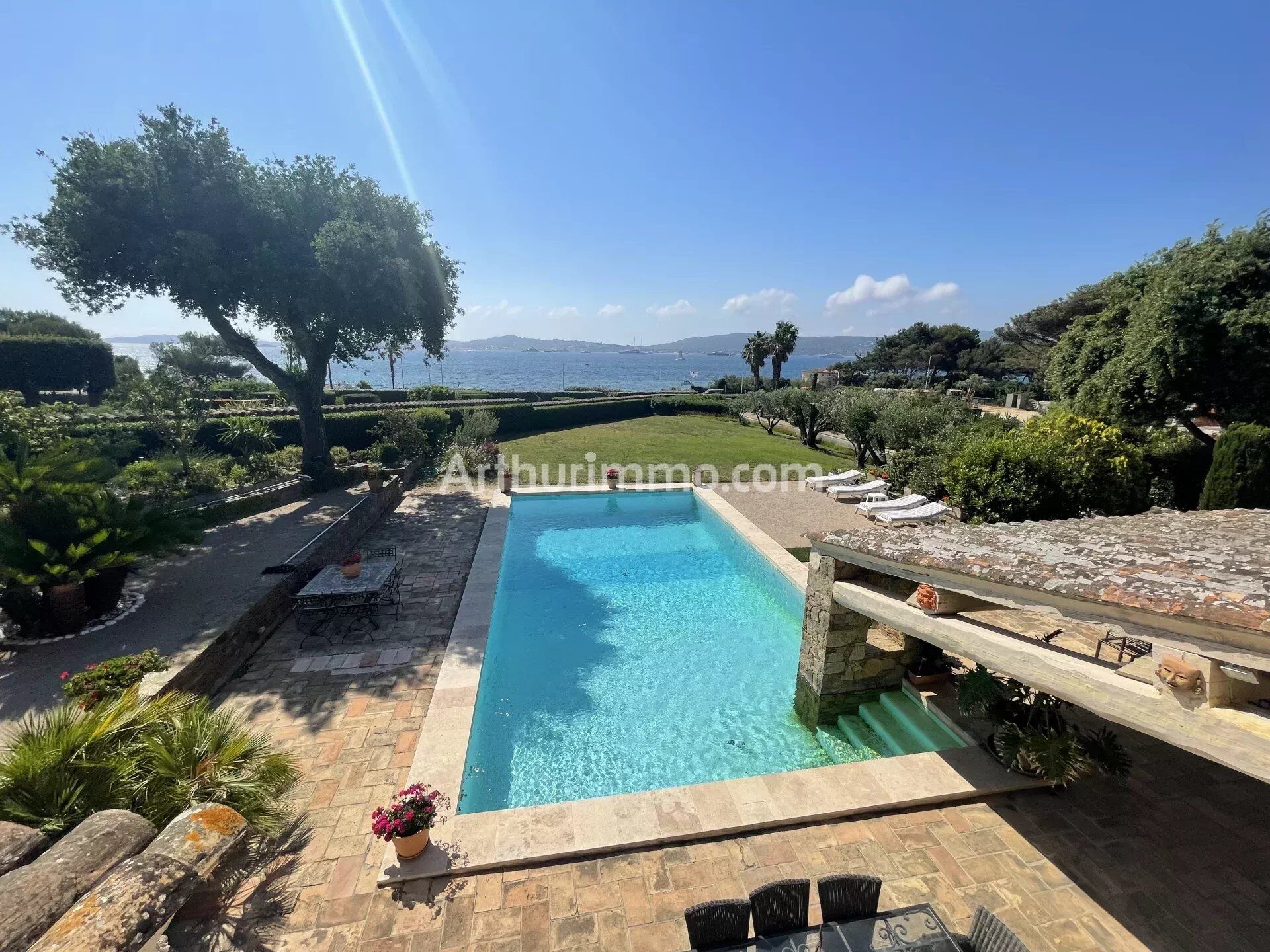 Maison 8 pièces 272 m² · à Grimaud · 272 m² · 2 990 000 €