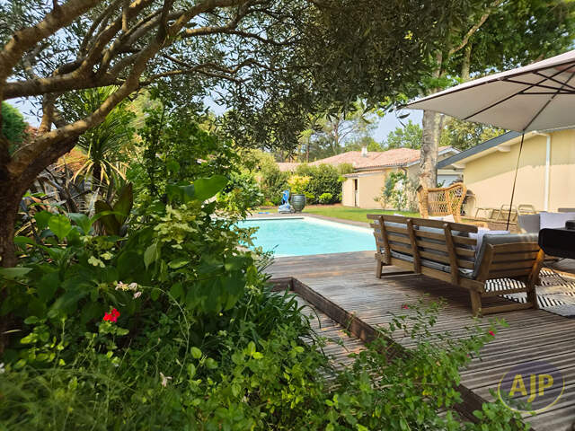 Maison 3 ch dépendance garage piscine — photo du bien