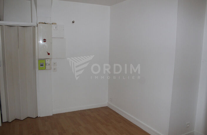 CHICHEE, appartement F2  de plain pied refait à neuf — photo 3