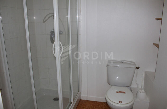 CHICHEE, appartement F2  de plain pied refait à neuf — photo 4