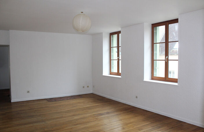 TONNERRE, CENTRE VILLE, appartement F3 refait à neuf — photo 2