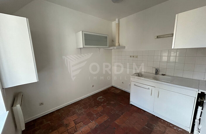 TONNERRE, CENTRE VILLE, appartement F3 refait à neuf — photo 4